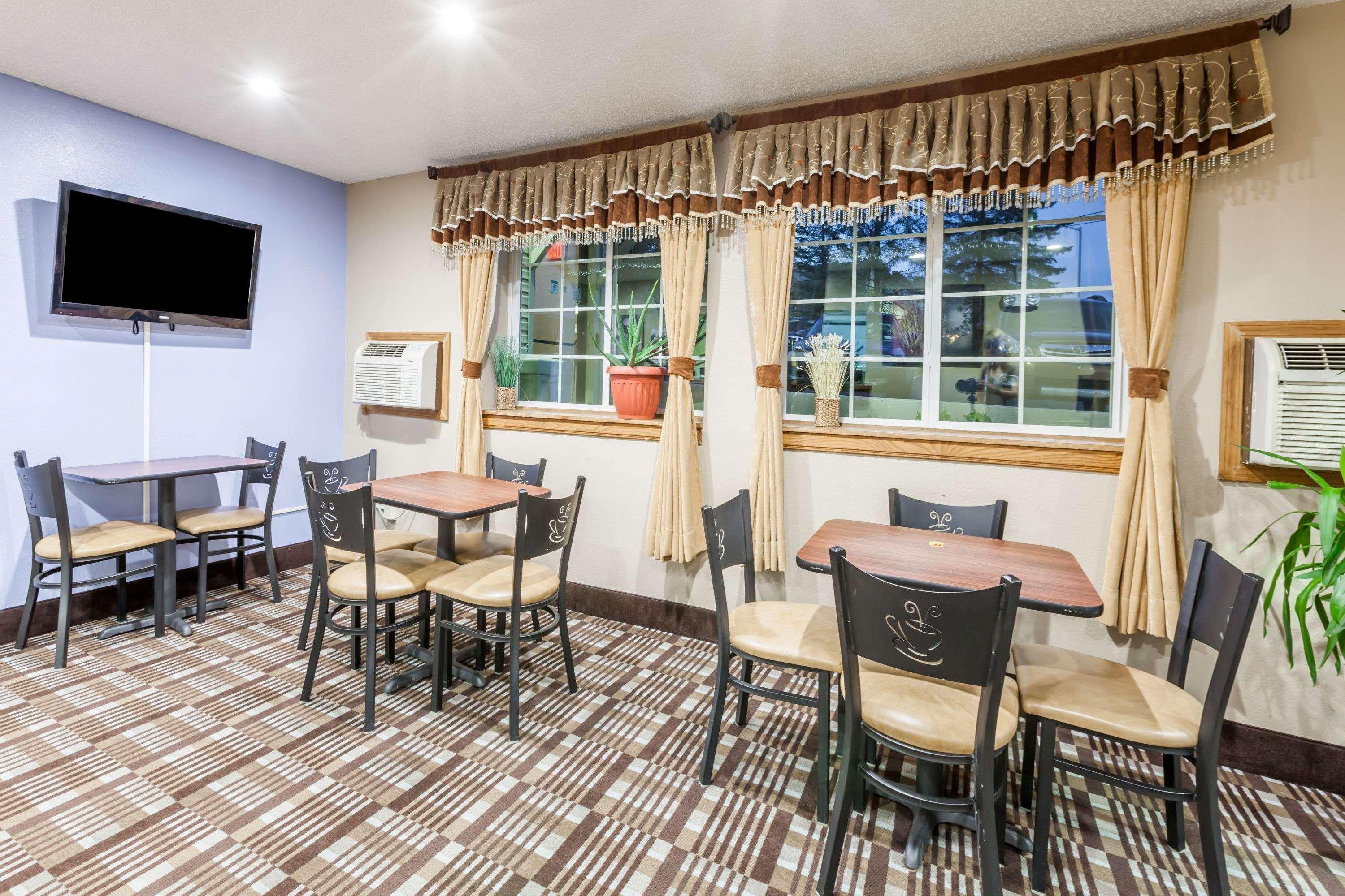 Super 8 By Wyndham Johnstown/gloversville Hotel 2*