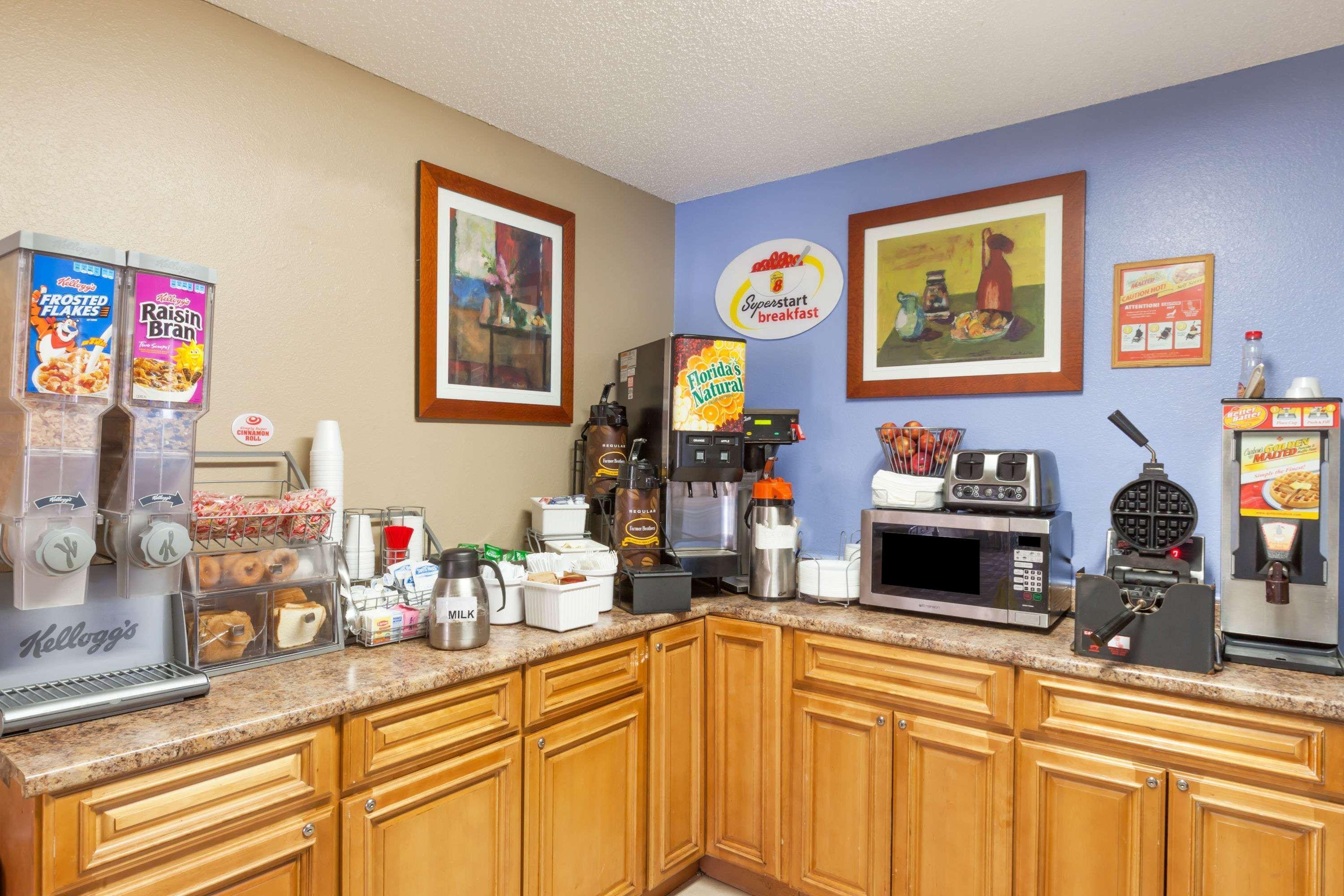 Super 8 By Wyndham Johnstown/gloversville