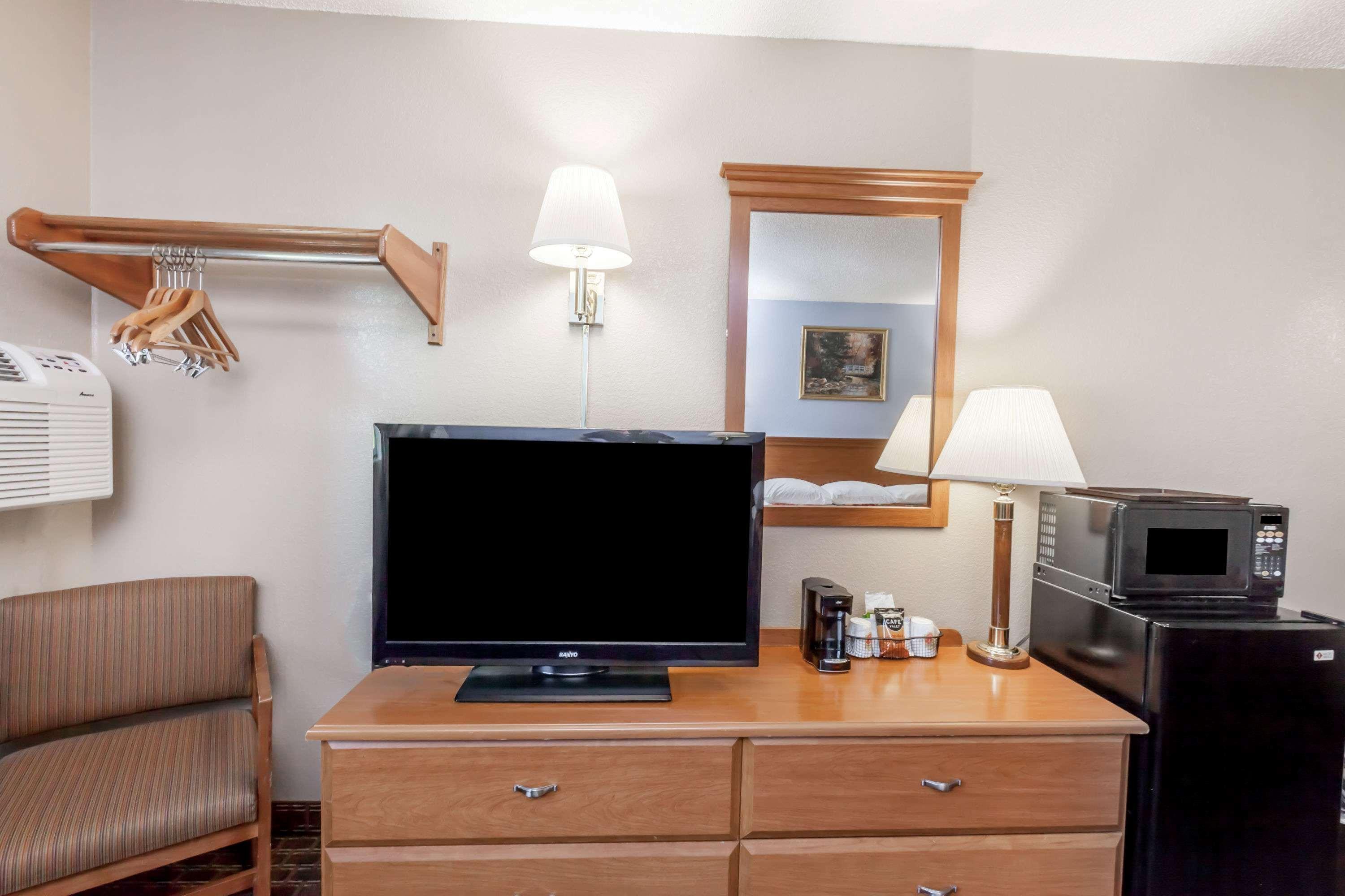 Hotel Super 8 By Wyndham Johnstown/gloversville 2*
