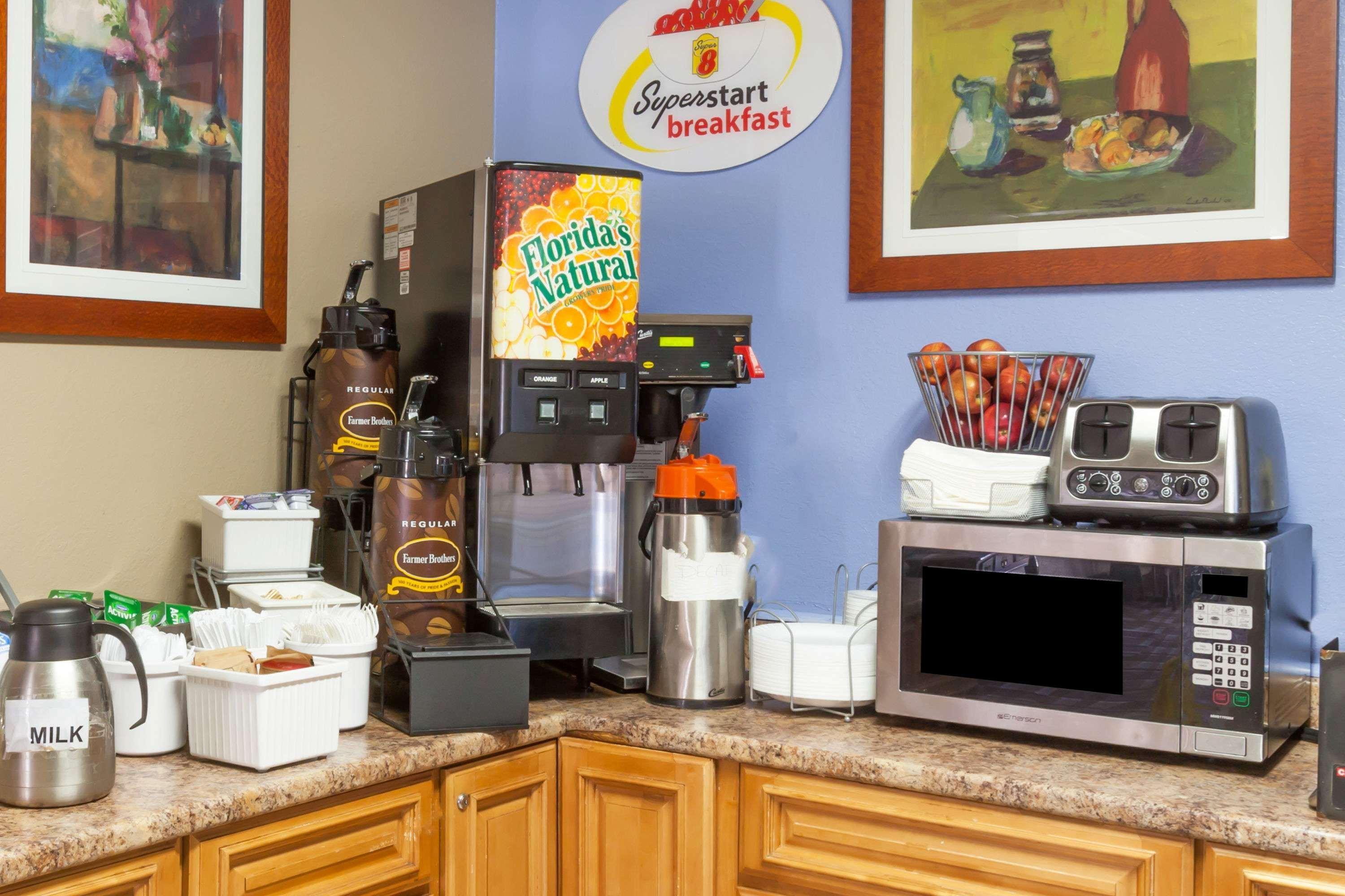Hotel Super 8 By Wyndham Johnstown/gloversville 2*