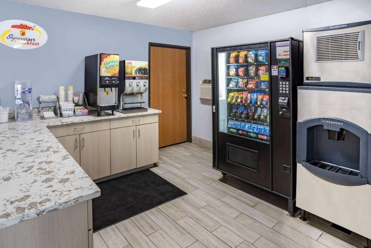 Super 8 By Wyndham Johnstown/gloversville Hotel