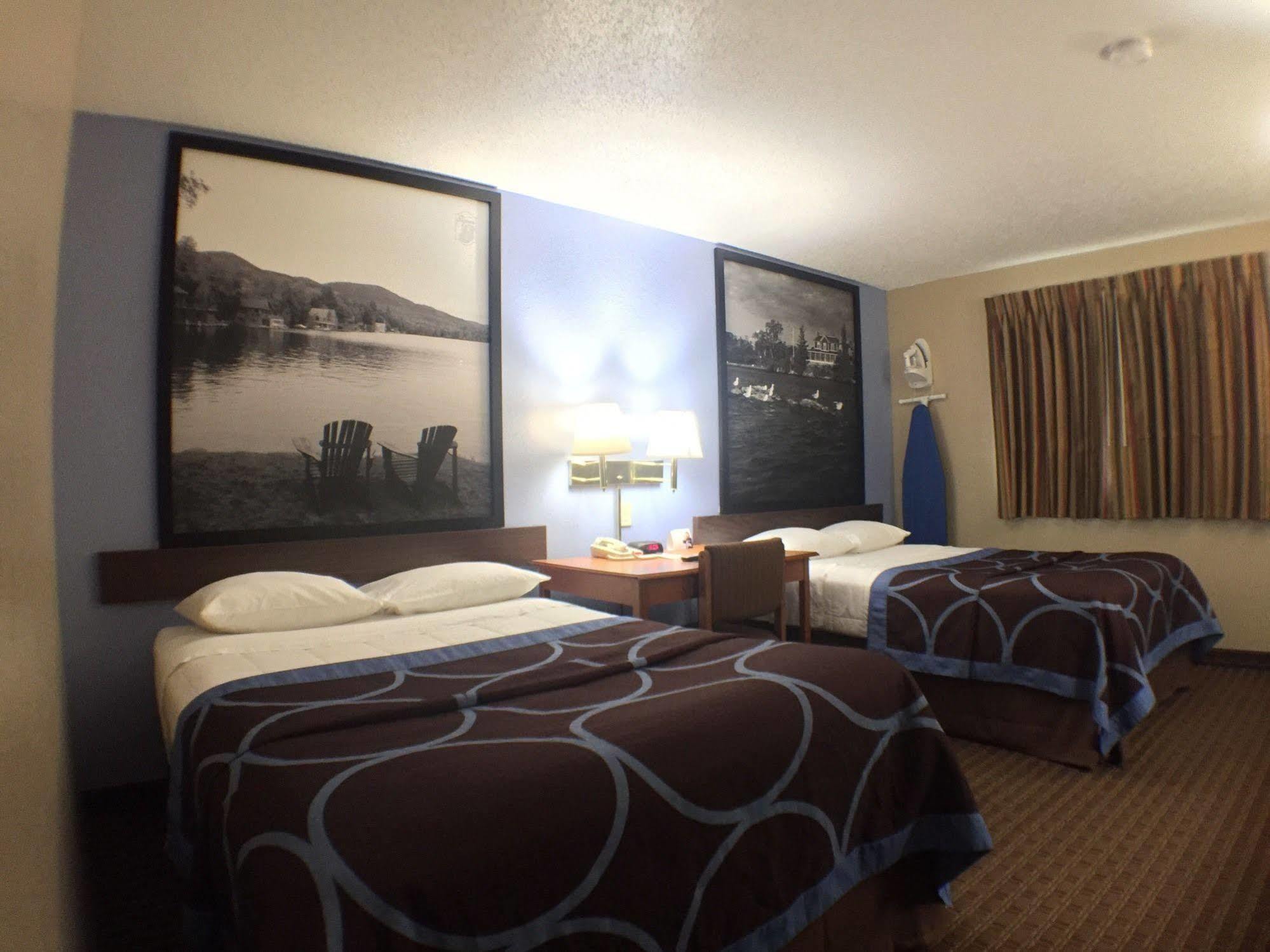 Super 8 By Wyndham Johnstown/gloversville Hotel Johnstown