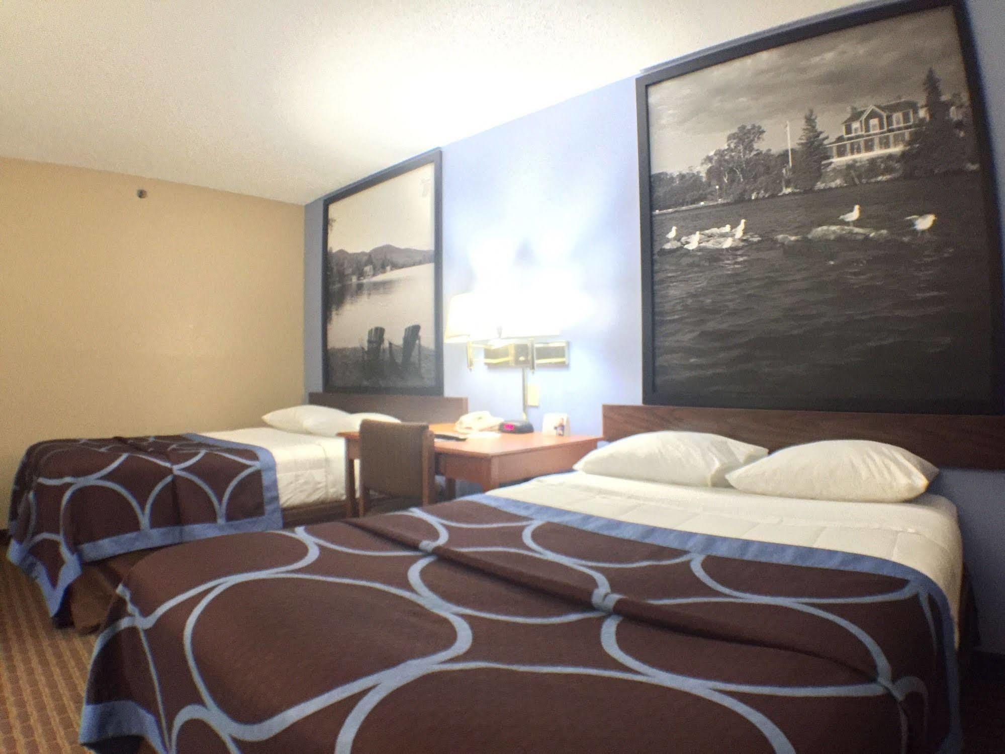 Super 8 By Wyndham Johnstown/gloversville Hotel Johnstown